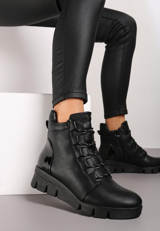 Czarne Botki Typu Sneakersy na Koturnie z Lakierowanymi Wstawkami Lirelissa 2