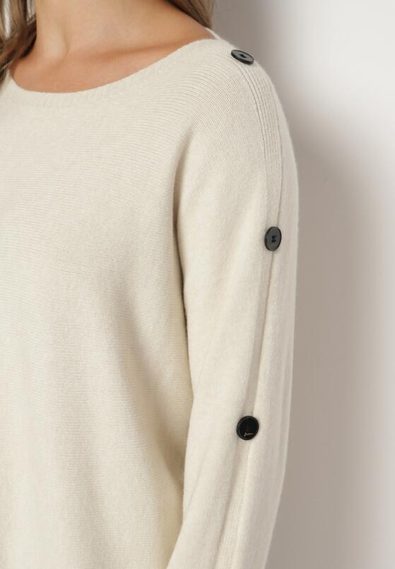 Jasnobeżowy Sweter z Dodatkiem Bawełny i Wiskozy z Guzikami na Rękawach Ciasine 5