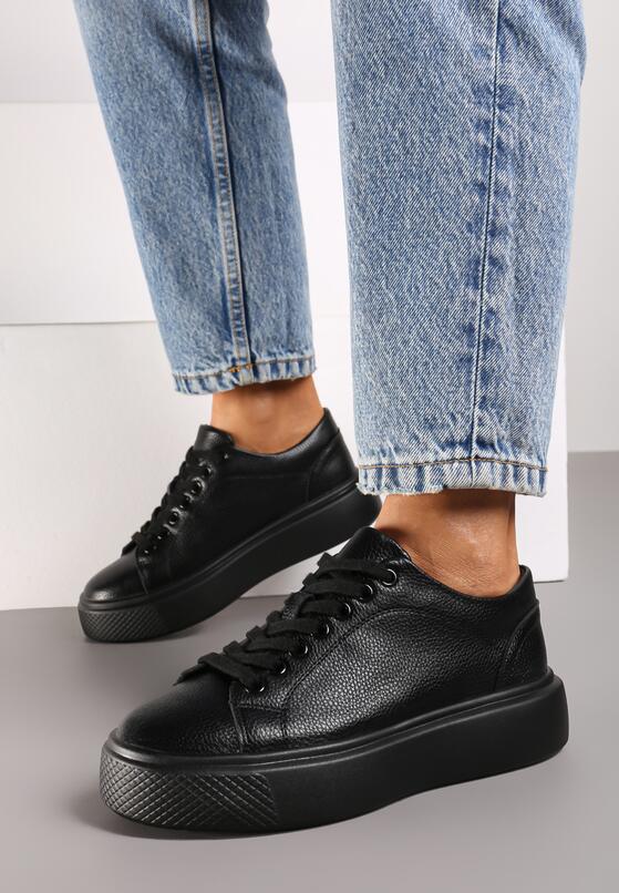 Czarne Klasyczne Sznurowane Sneakersy na Grubej Podeszwie Teralla 1