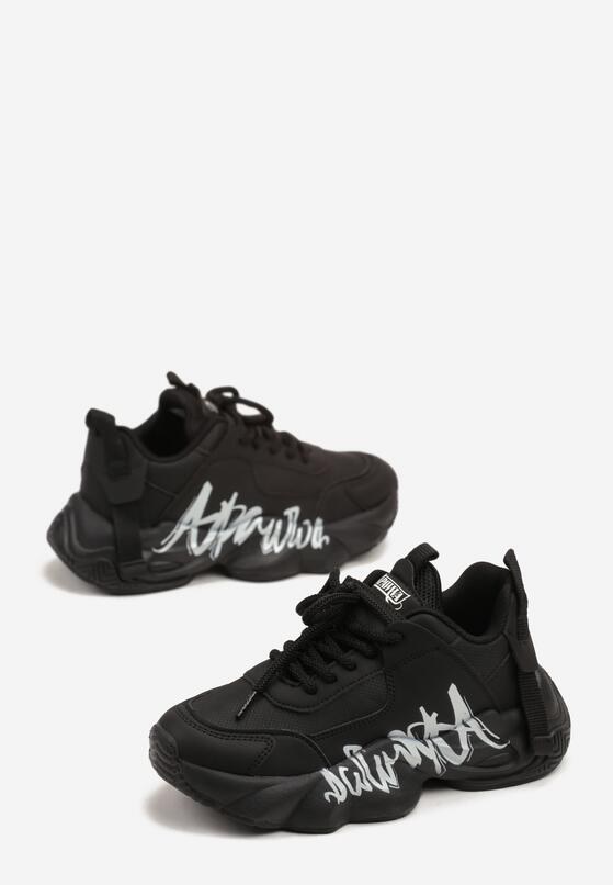 Czarne Buty Sportowe Sneakersy na Grubej Tłoczonej Podeszwie Ozdobione Napisem Celestira 2