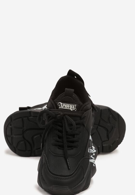 Czarne Buty Sportowe Sneakersy na Grubej Tłoczonej Podeszwie Ozdobione Napisem Celestira 3