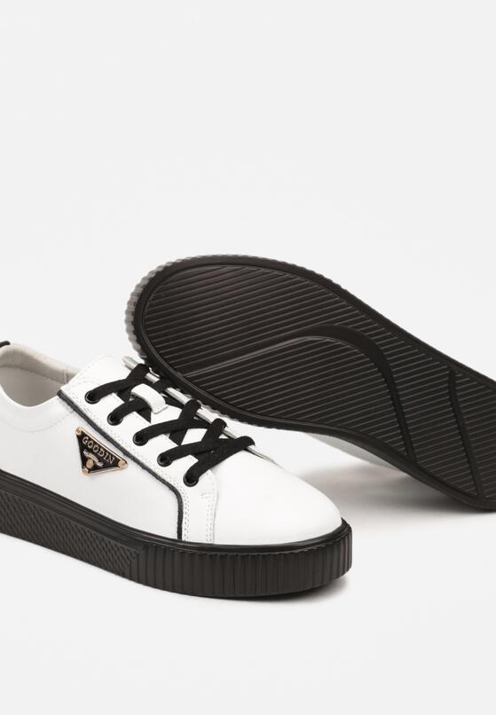 Biało-Czarne Płaskie Skórzane Sneakersy z Aplikacją Trójkąta Labriene 6