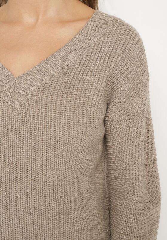 Beżowy Sweter z Trójkątnym Dekoltem Selucce 5