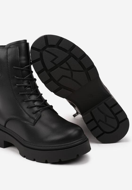 Czarne Skórzane Botki Workery na Grubej Podeszwie z Metalową Aplikacją Inamora 6