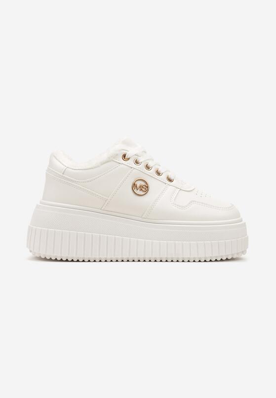Białe Sneakersy na Tłoczonej Platformie Zdobione Elegancką Metalową Aplikacją Werissa 4