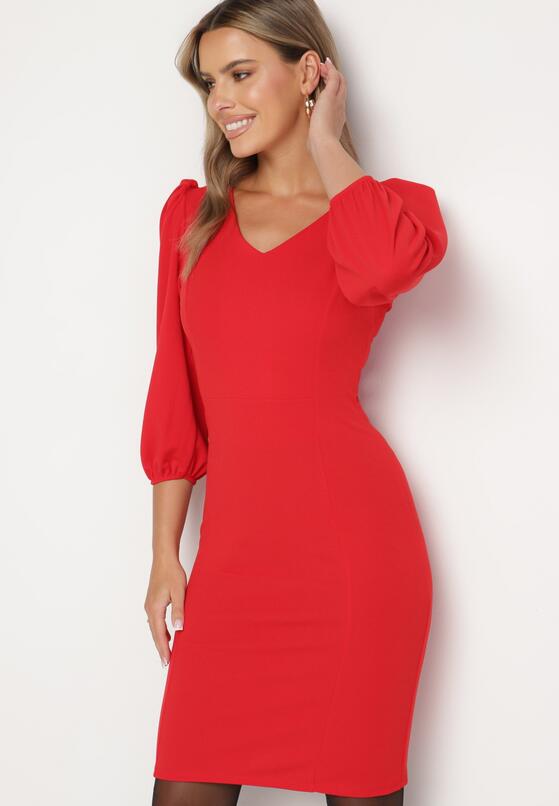 Czerwona Dopasowana Sukienka z Dekoltem w Serek Zinnaira 4