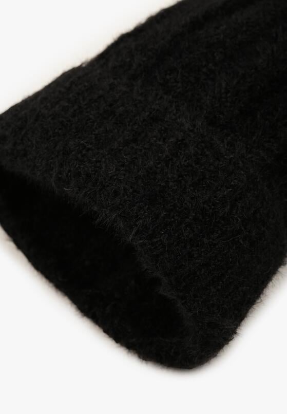 Czarna Czapka z Prążkowanego Materiału z Pomponem Vamieska 2