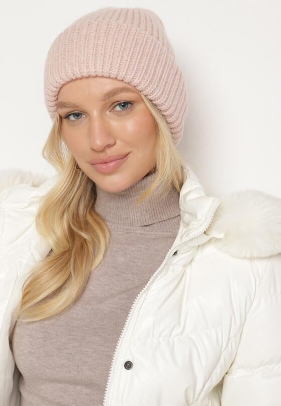 Różowa Prążkowana Czapka Beanie z Wiskozą i Metaliczną Nicią Temiala 2