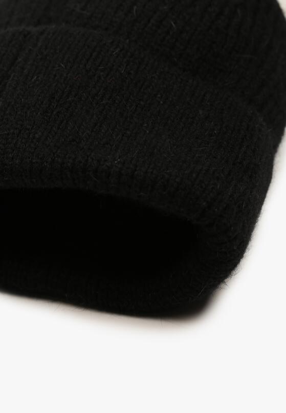 Czarna Czapka z Angorą w Stylu Beanie Ozdobiona Aplikacją Delarielis 2
