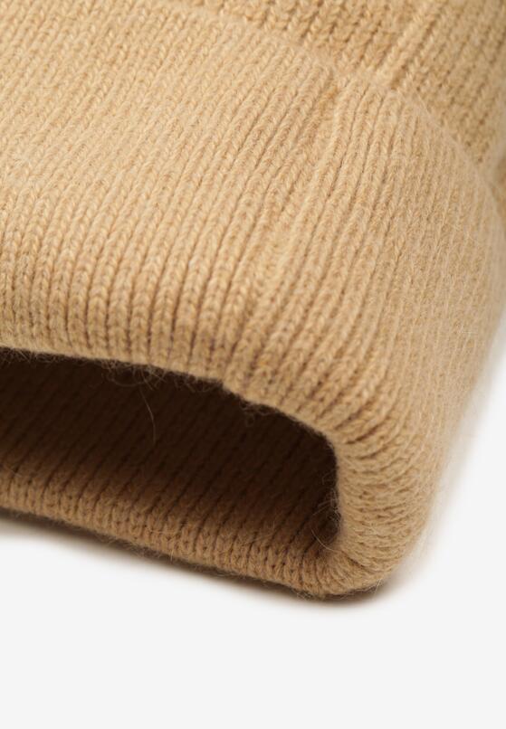 Beżowa Czapka z Angorą w Stylu Beanie Ozdobiona Aplikacją Delarielis 2