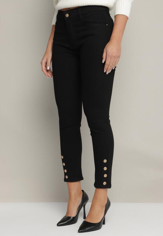 Czarne Jeansy Skinny z Efektem Push Up Ozdobione Guzikami Zolvila 1