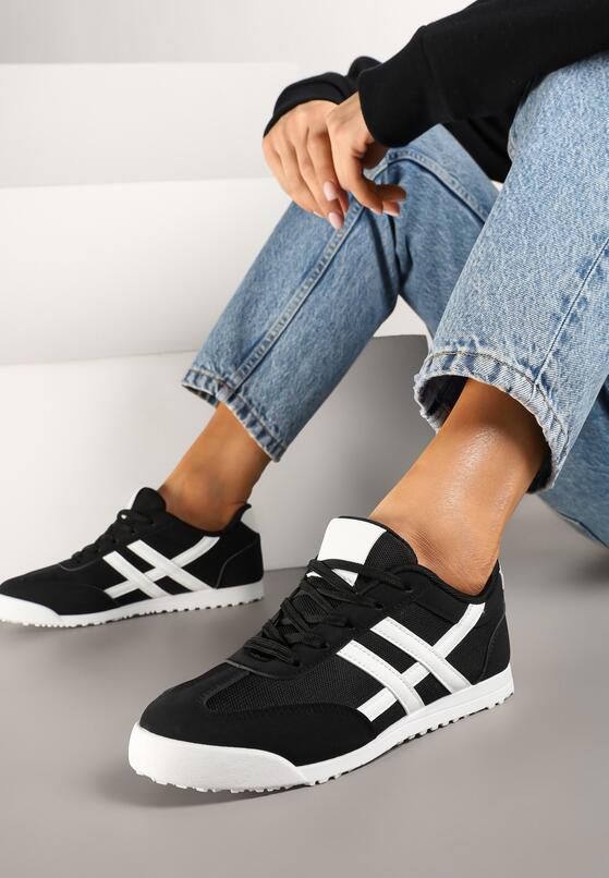 Czarne Płaskie Sneakersy Ozdobione Paskami Almi 2