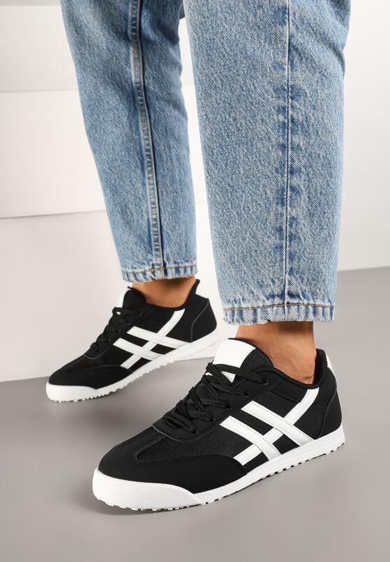 Czarne Płaskie Sneakersy Ozdobione Paskami Almi 3