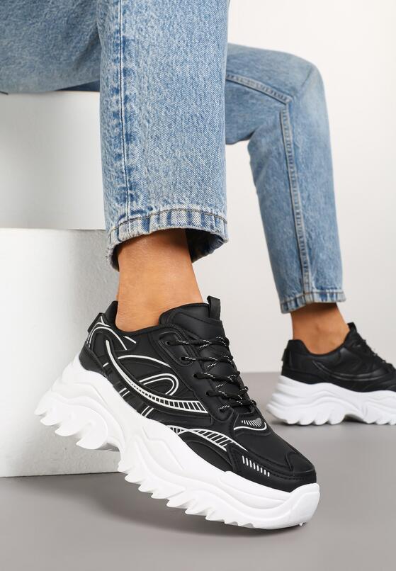 Czarne Sneakersy na Grubej Tłoczonej Podeszwie Ozdobione Paskami Arithra 2
