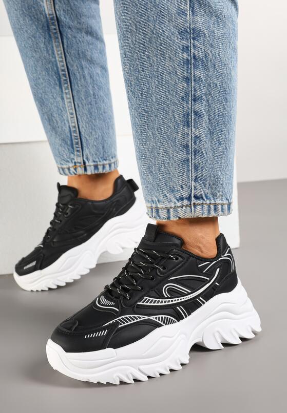 Czarne Sneakersy na Grubej Tłoczonej Podeszwie Ozdobione Paskami Arithra 3