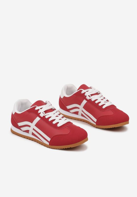 Czerwone Sneakersy w Stylu Kultowych Tenisówek z Ozdobnymi Przeszyciami Vellexia 5