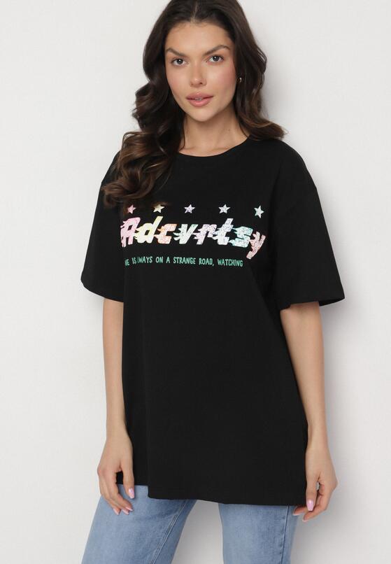 Czarny Oversizowy T-shirt z Napisem z Przodu i Gwiazdami na Plecach Ilanlith 2