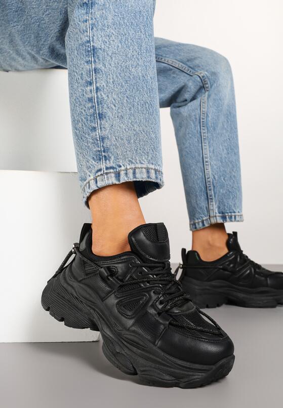 Czarne Sneakersy na Grubej Podeszwie z Tłoczeniami z Ozdobnym Ściągaczem Delariela 2