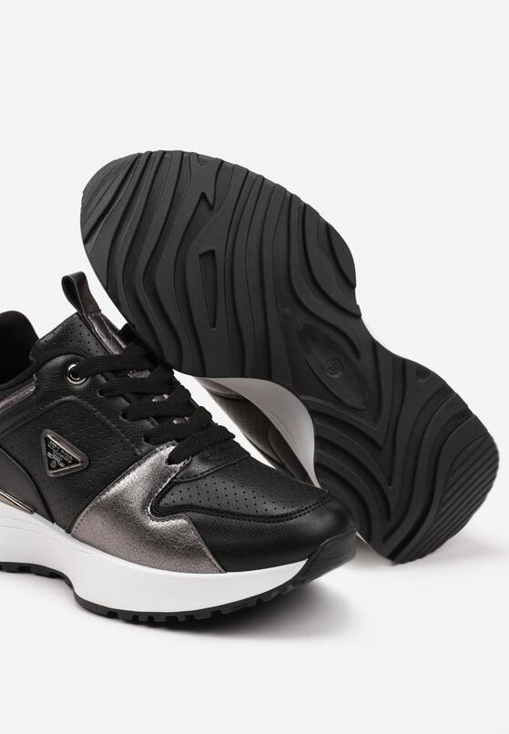 Czarne Sneakersy z Perforacją i Ozdobnymi Metalicznymi Wstawkami Kamirea 6