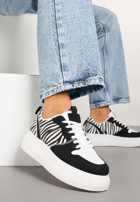 Czarno-Białe Sneakersy na Platformie z Ozdobnymi Przeszyciami Perforacją i Printem w Zeberkę Senaleira 1