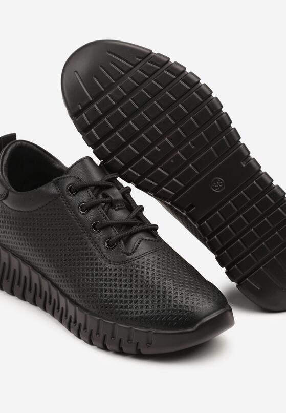 Czarne Skórzane Sneakersy z Ozdobną Perforacją i Tłoczoną Podeszwą Setalira 6