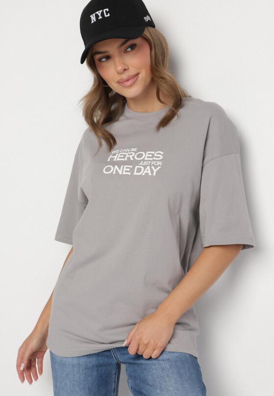 Szara  Koszulka T-shirt z Bawełny z Napisami i Nadrukiem na Plecach Danirsa 4