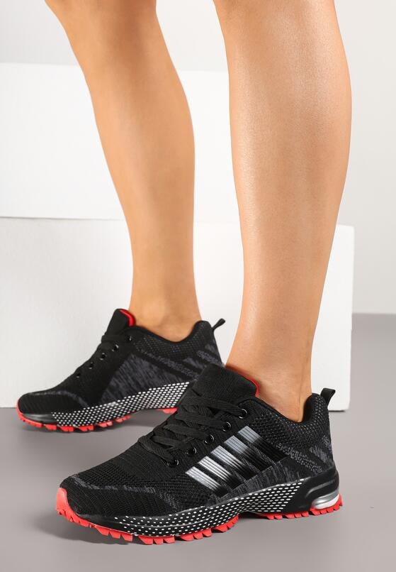 Czarno-Czerwone Sneakersy Sportowe z Ozdobnym Bieżnikiem Julinea 2
