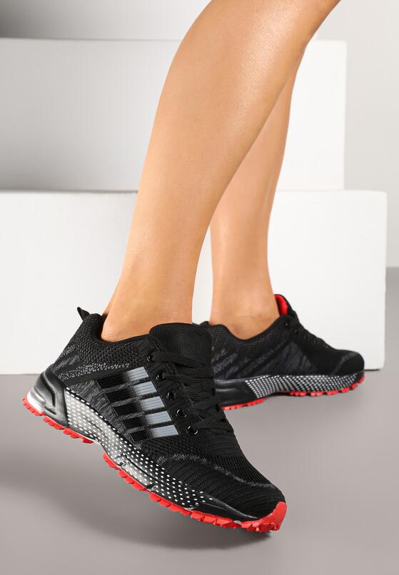 Czarno-Czerwone Sneakersy Sportowe z Ozdobnym Bieżnikiem Julinea 1