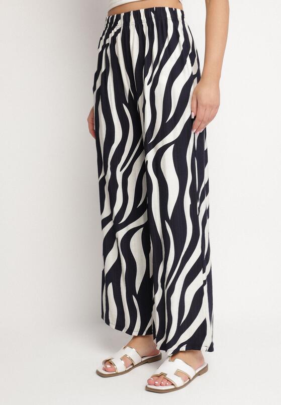 Pantaloni Alb cu bleumarin 1