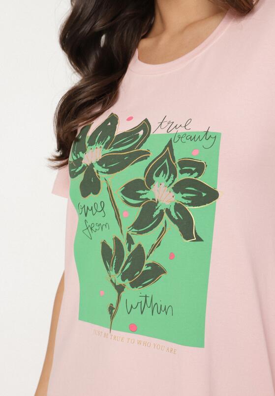Różowa Bawełniana Sukienka o Kroju Typu T-shirt Zdobiona Nadrukiem Nevolira 5