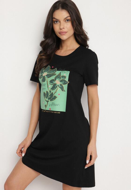 Czarna Bawełniana Sukienka o Kroju Typu T-shirt Zdobiona Nadrukiem Nevolira 1