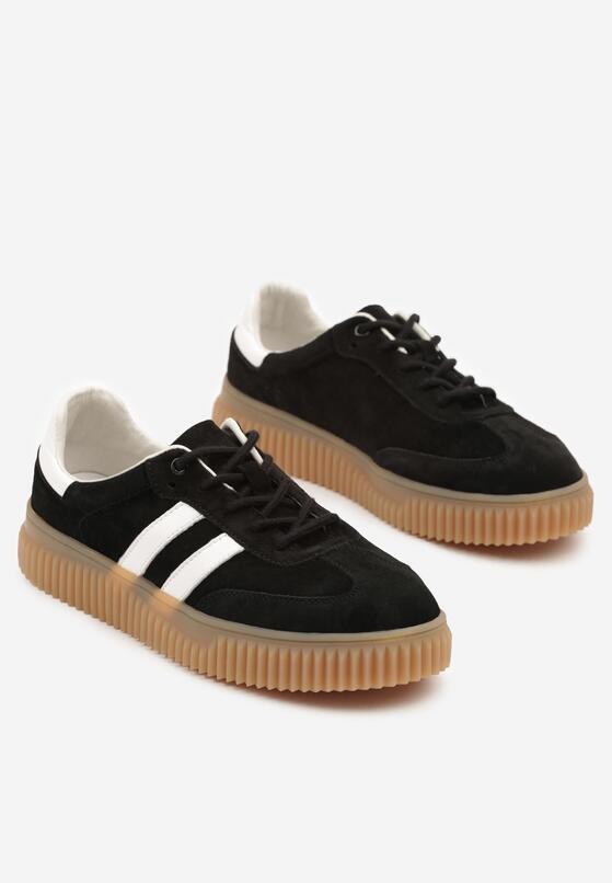 Czarne Sneakersy z Naturalnego Zamszu na Grubej Tłoczonej Podeszwie Teneskela 5