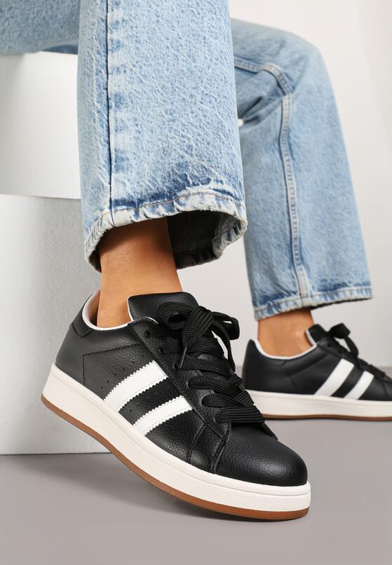 Czarne Sneakersy z Perforacją i Ozdobnymi Paskami Deolene 2