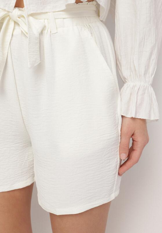 Pantaloni scurți Bej deschis 5