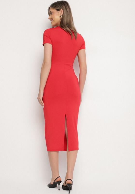 Czerwona Sukienka Dopasowana Bodycon z Dekoltem w Serek Efricene 3