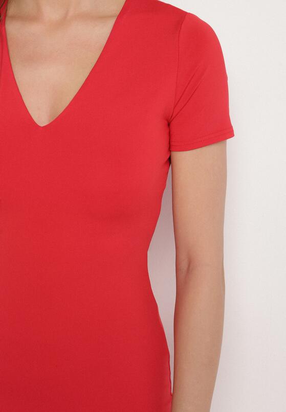 Czerwona Sukienka Dopasowana Bodycon z Dekoltem w Serek Efricene 5