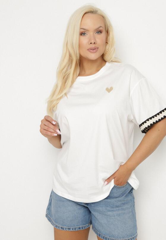 Biały Bawełniany T-shirt o Kroju Oversize ze Zdobieniem przy Rękawach Milatia 2