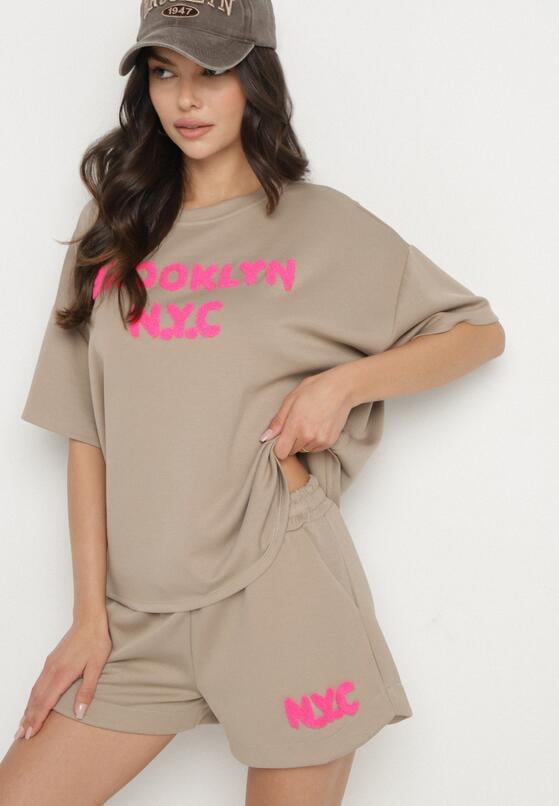 Ciemnobeżowy Komplet Oversize z Wiskozą T-shirt i Szorty z Nadrukiem Liravella 5