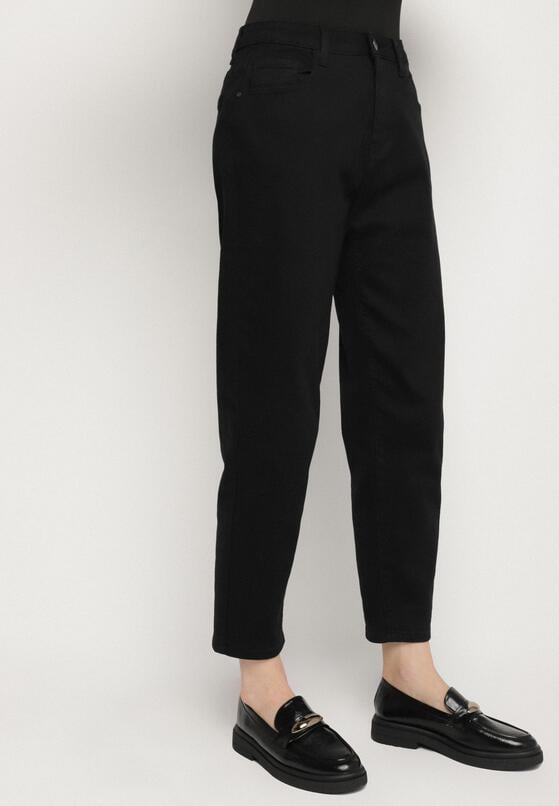Czarne Klasyczne Jeansy o Kroju Mom Fit Fesianela 2