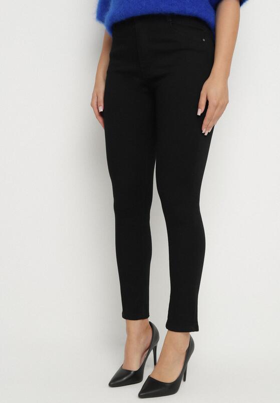 Czarne Spodnie o Kroju Skinny z Regularnym Stanem Mendria