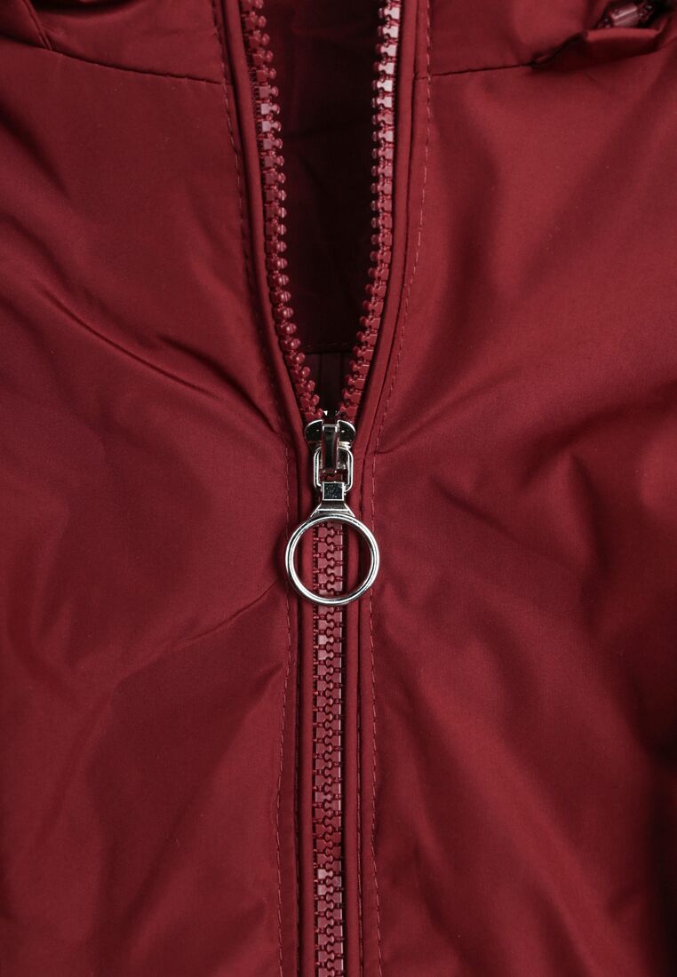 Bordowa Przejściowa Kurtka z Pikowanymi Przeszyciami i Odpinanym Kapturem Olunea 8