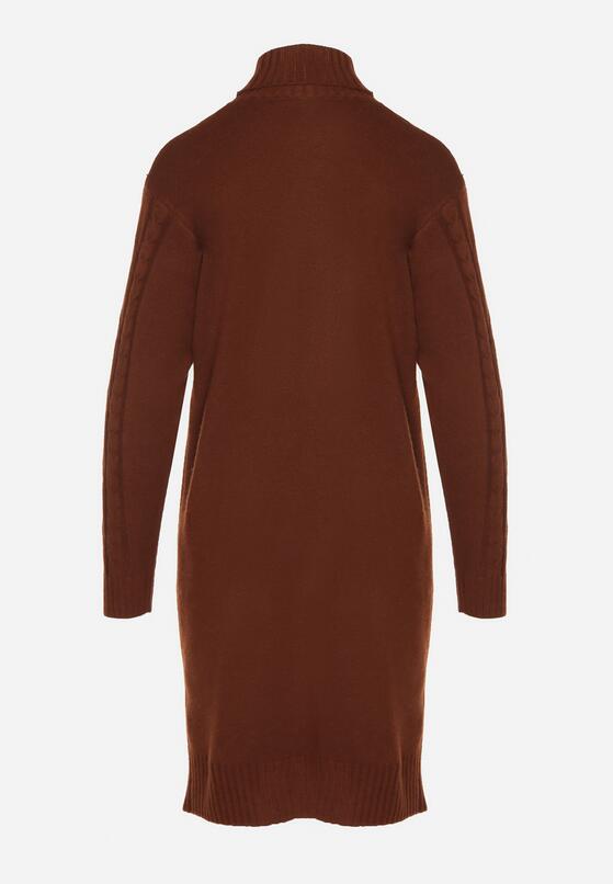 Brązowa Sweterkowa Sukienka z Golfem Ozdobiona Tłoczeniem Lanika 7
