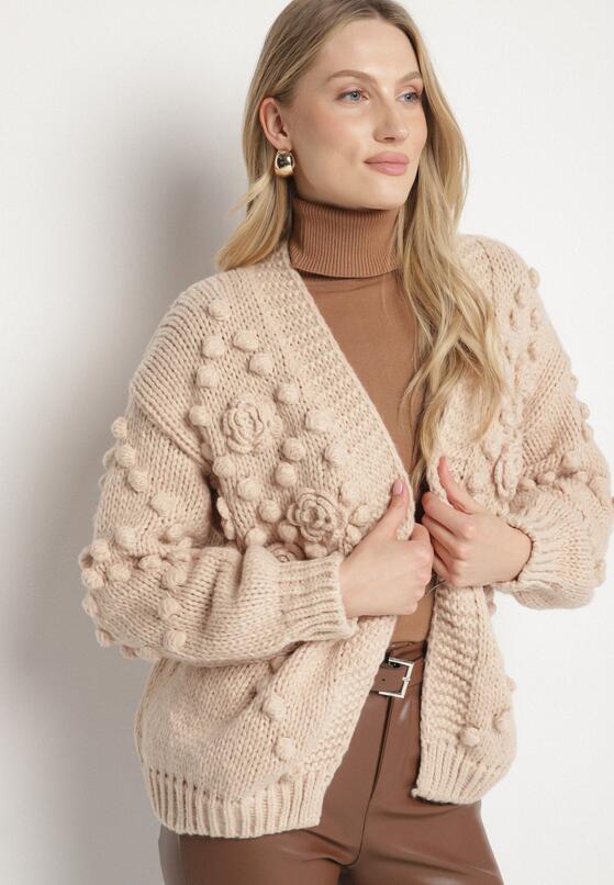 Ciemnobeżowy Kardigan Ozdobiony Pomponami Besida 2