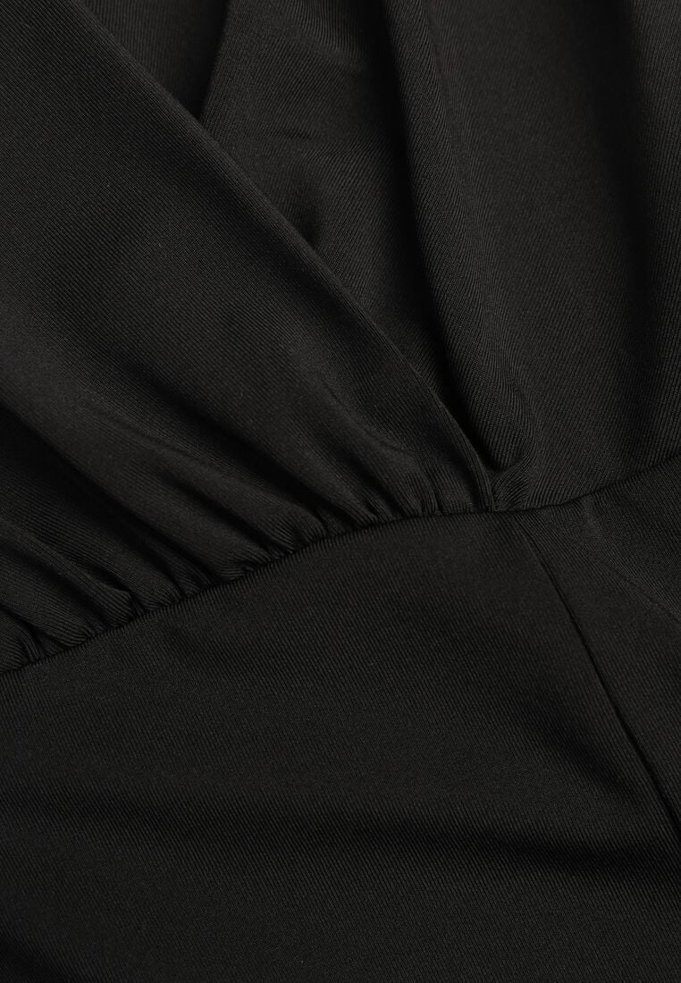 Czarna Sukienka Kopertowa z Wiskozą Zdobiona Rozcięciem i Wiązanym Paskiem Teslea 8