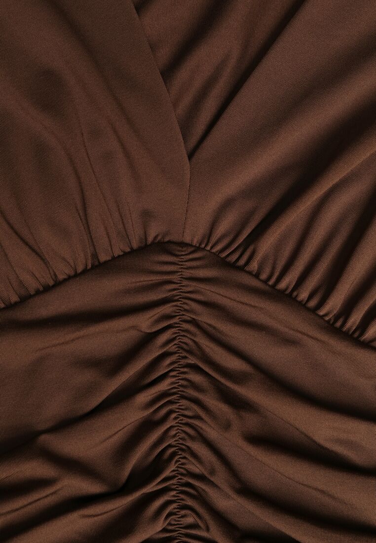 Brązowa Marszczona Sukienka Taliowana z Wiskozą z Dekoltem V i Długim Rękawem Emirie 8