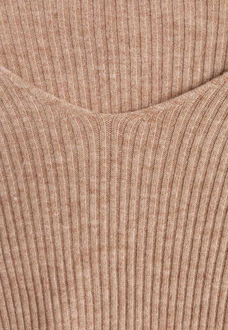 Ciemnobeżowy Dopasowany Sweter z Prążkowanej Dzianiny z Bawełną z Dekoltem w Serek Tesma 8