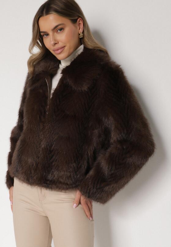 Brązowa Kurtka Futerko o Prostym Kroju z Zapięciem na Suwak Tusiviela 1