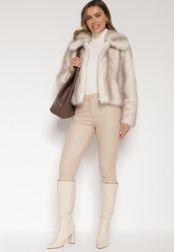 Jasnobeżowa Kurtka Futerko o Prostym Kroju z Zapięciem na Suwak Tusiviela 2