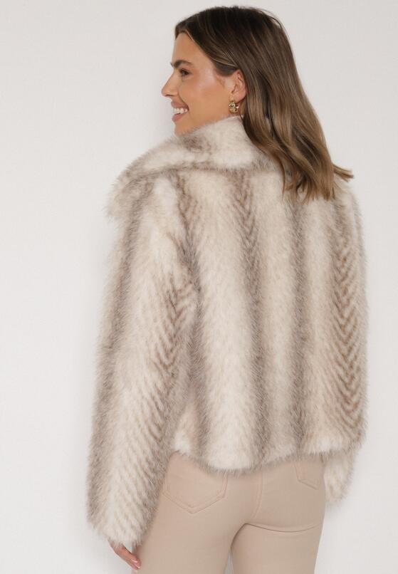 Jasnobeżowa Kurtka Futerko o Prostym Kroju z Zapięciem na Suwak Tusiviela 3