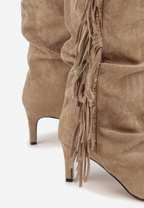 Ciemnobeżowe Marszczone Kozaki z Imitacji Zamszu na Niskiej Szpilce z Frędzlami Linonra 6